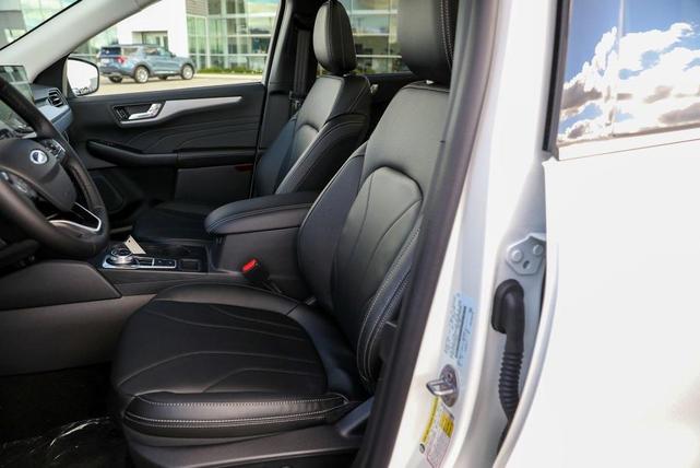 Photo of 2025 White Ford Escape