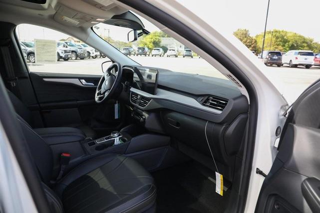 Photo of 2025 White Ford Escape