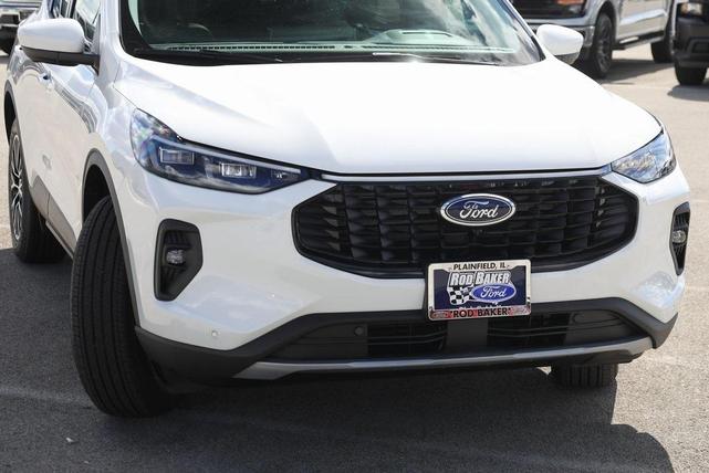 Photo of 2025 White Ford Escape
