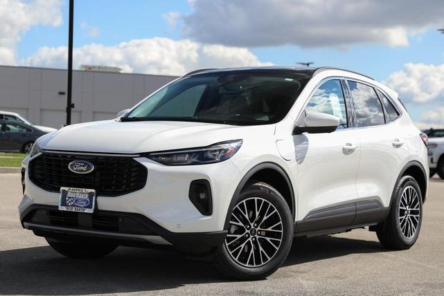 Photo of 2025 White Ford Escape