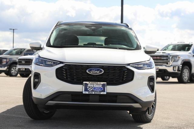 Photo of 2025 White Ford Escape