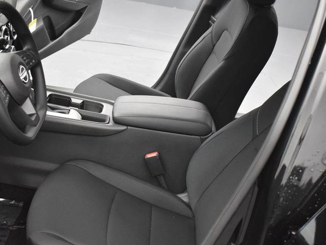 Photo of 2025 Black Nissan Sentra