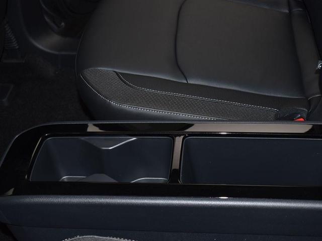 Photo of 2025 2t Gun Blk Roof Nissan Pathfinder