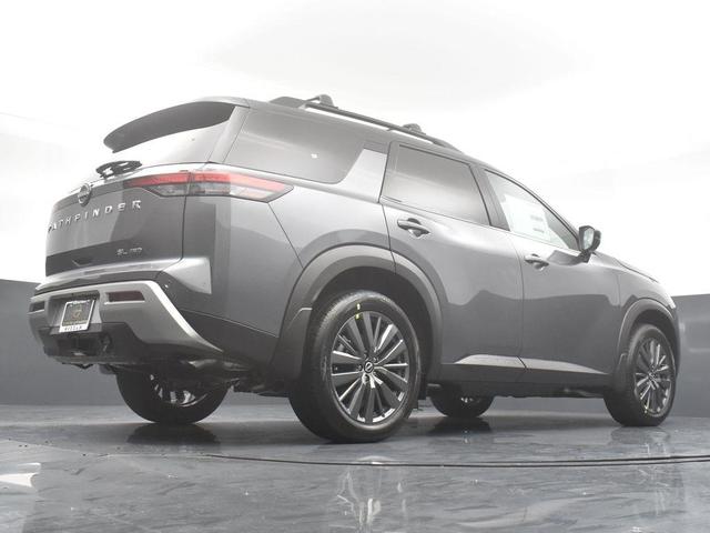 Photo of 2025 2t Gun Blk Roof Nissan Pathfinder