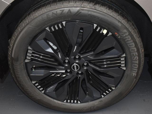Photo of 2025 Champagne Silve Nissan Murano