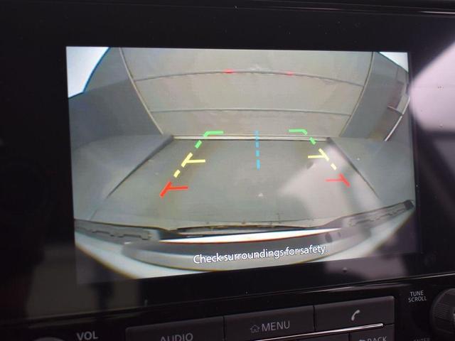 Photo of 2025 Glacier White Nissan Frontier