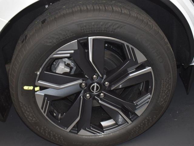 Photo of 2025 Everest White P Nissan Murano