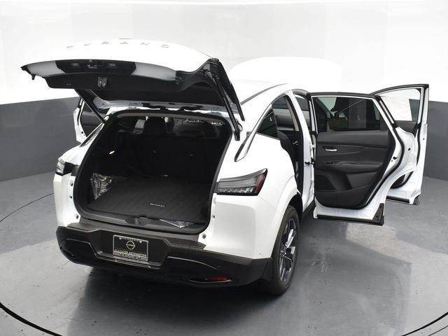 Photo of 2025 Everest White P Nissan Murano