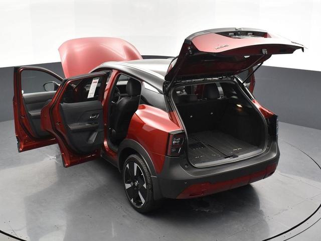 Photo of 2025 2t Red Blk Roof Nissan Kicks