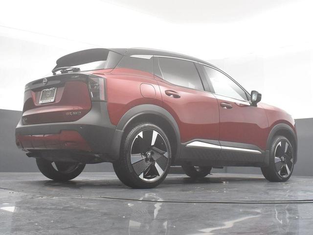 Photo of 2025 2t Red Blk Roof Nissan Kicks