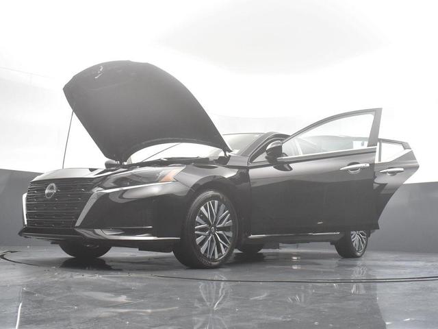 Photo of 2024 Super Black Nissan Altima