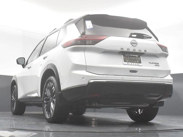 Photo of 2026 White / Black Nissan Rogue