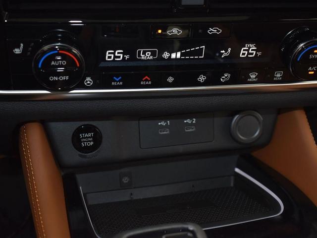 Photo of 2026 White / Black Nissan Rogue