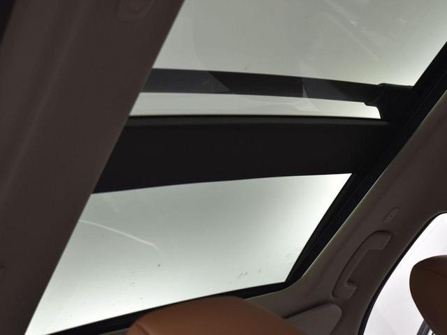 Photo of 2026 White / Black Nissan Rogue