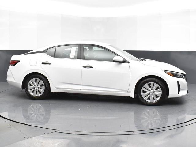 Photo of 2025 Cloud White Nissan Sentra