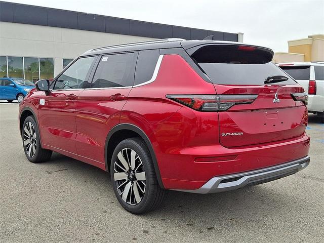Photo of 2025 Red Diamond/Black Roof Mitsubishi Outlander