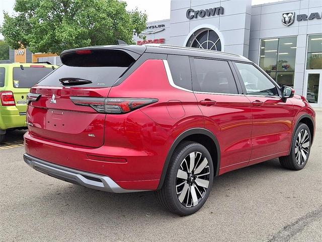 Photo of 2025 Red Diamond/Black Roof Mitsubishi Outlander