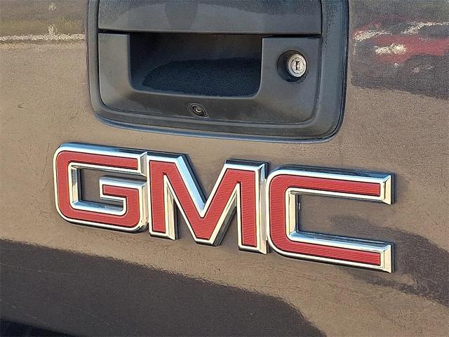 Photo of 2015 Iridium Metallic GMC Sierra 2500