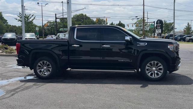 Photo of 2022 Black GMC Sierra 1500