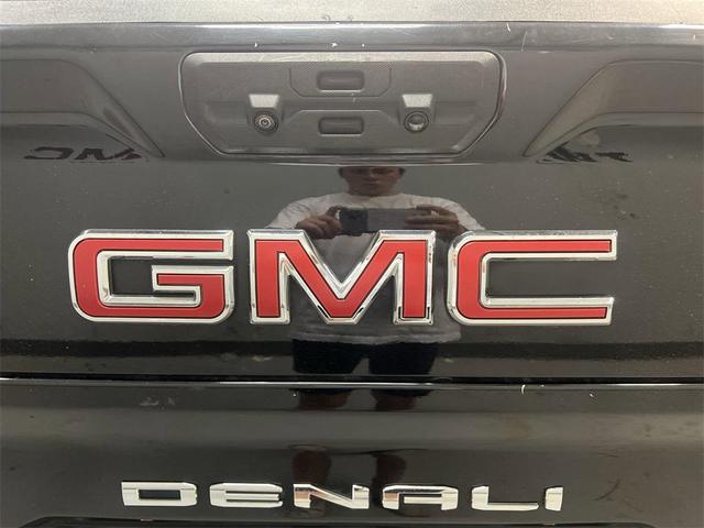 Photo of 2022 Black GMC Sierra 1500