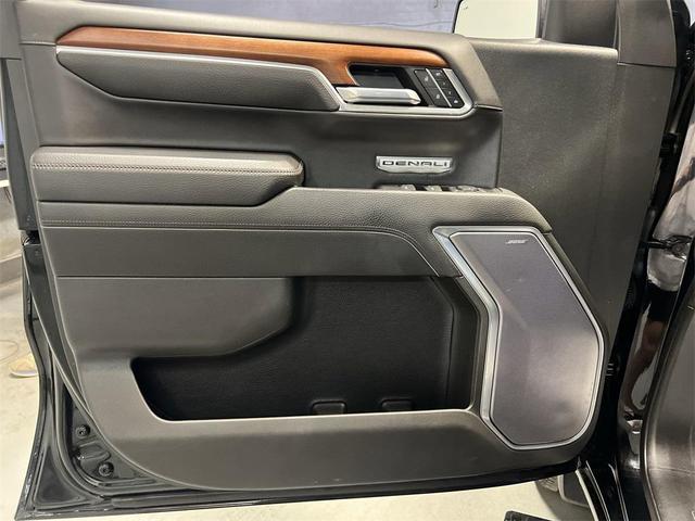 Photo of 2022 Black GMC Sierra 1500