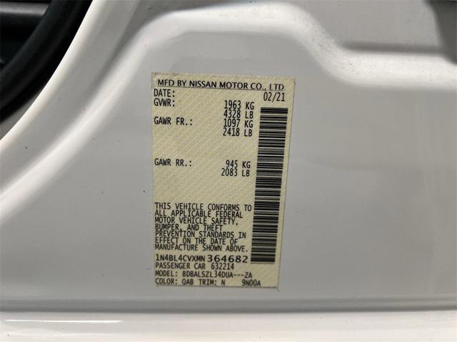 Photo of 2021 White Nissan Altima