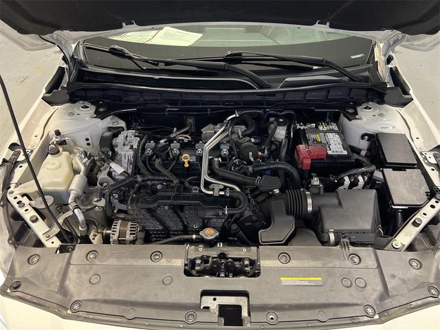 Photo of 2021 White Nissan Altima