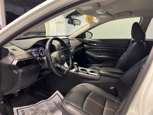 Photo of 2021 White Nissan Altima