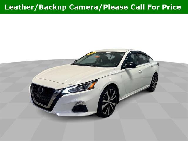Photo of 2021 White Nissan Altima