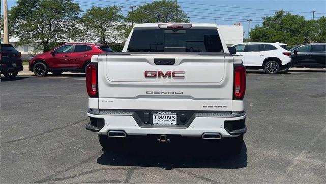 Photo of 2021 White GMC Sierra 1500