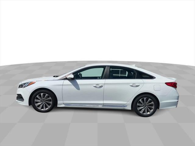 Photo of 2017 White Hyundai SONATA