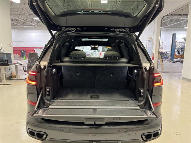 Photo of 2023 Black BMW X7