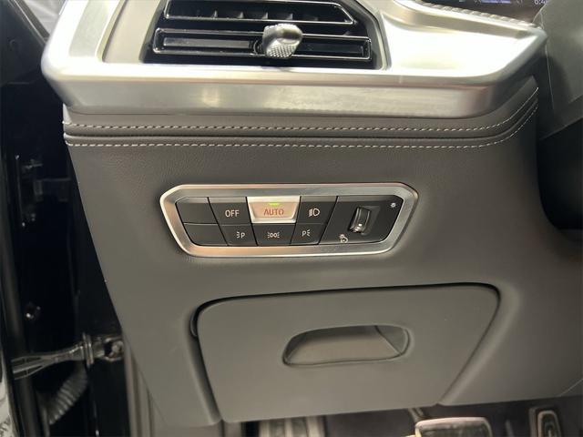 Photo of 2023 Black BMW X7