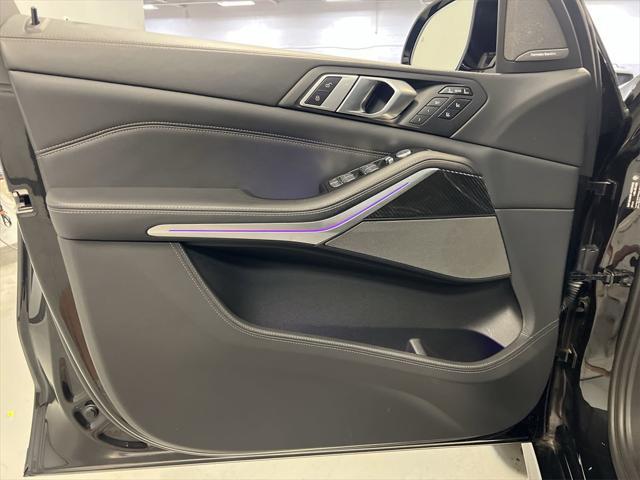 Photo of 2023 Black BMW X7