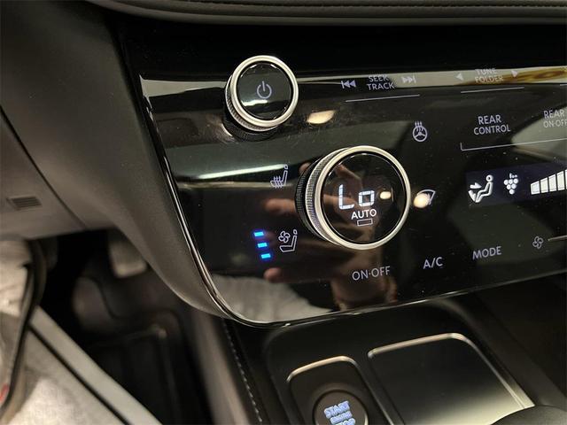 Photo of 2023 Gray INFINITI QX60