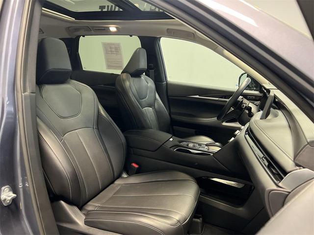 Photo of 2023 Gray INFINITI QX60