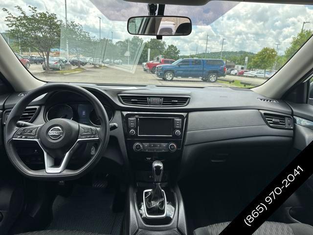 Photo of 2018 Glacier White Nissan Rogue