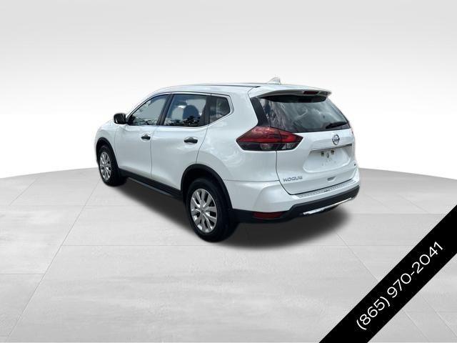Photo of 2018 Glacier White Nissan Rogue