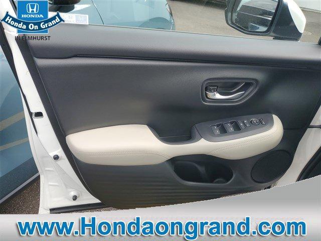 Photo of 2026 Platinum White Pearl Honda HR-V