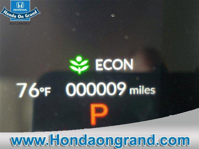 Photo of 2026 Platinum White Pearl Honda HR-V