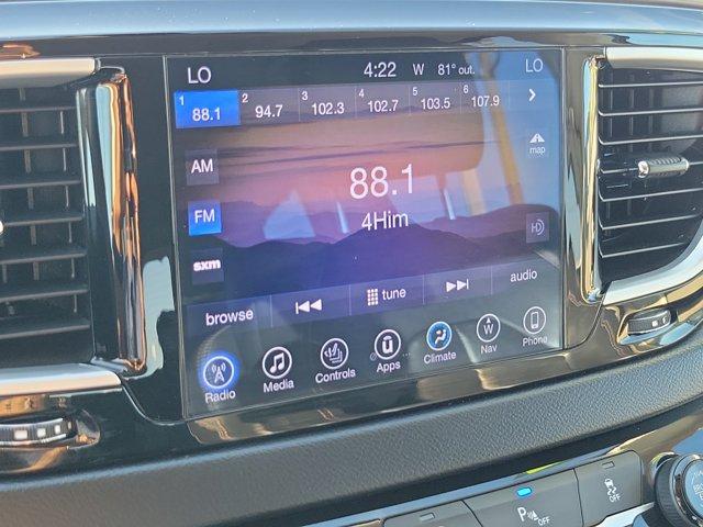 Photo of 2017 Brilliant Black Crystal Pearlcoat Chrysler Pacifica