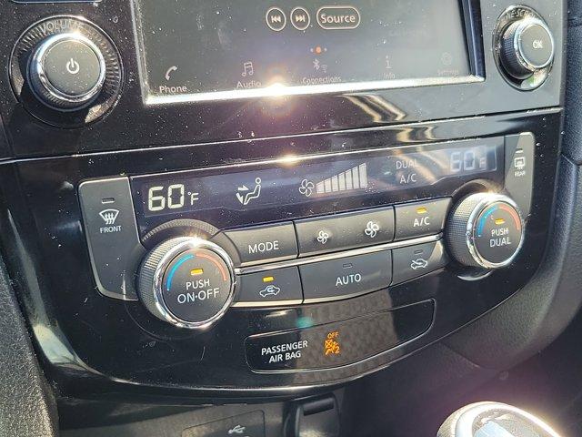 Photo of 2020 Brilliant Silver Metallic Nissan Rogue
