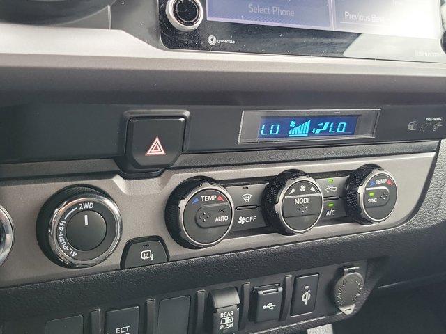 Photo of 2022 White Toyota Tacoma