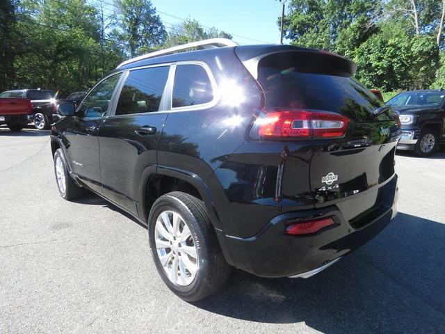 Photo of 2018 Diamond Black Crystal Pearlcoat Jeep Cherokee