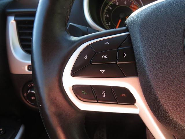 Photo of 2018 Diamond Black Crystal Pearlcoat Jeep Cherokee