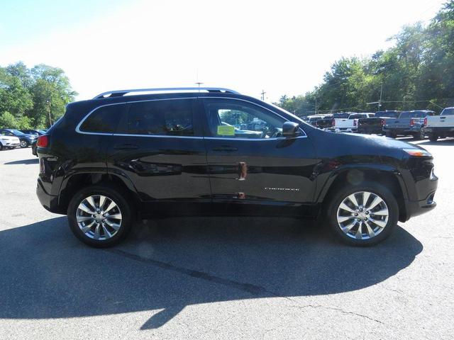 Photo of 2018 Diamond Black Crystal Pearlcoat Jeep Cherokee