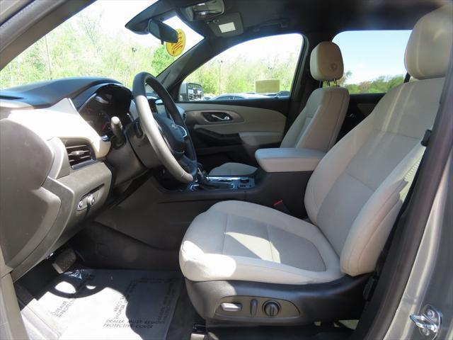 Photo of 2023 Sterling Gray Metallic Chevrolet Traverse