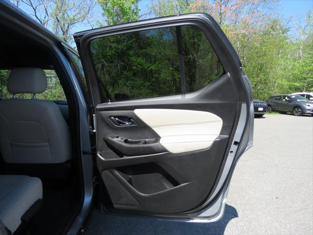 Photo of 2023 Sterling Gray Metallic Chevrolet Traverse