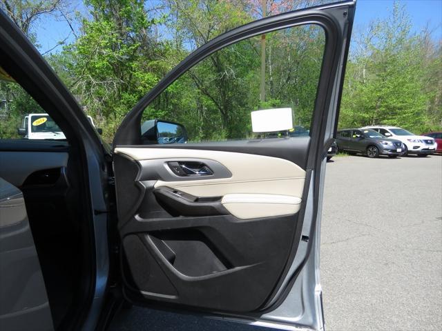 Photo of 2023 Sterling Gray Metallic Chevrolet Traverse