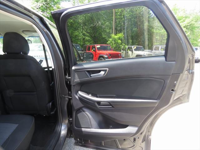Photo of 2018 Magnetic Metallic Ford Edge